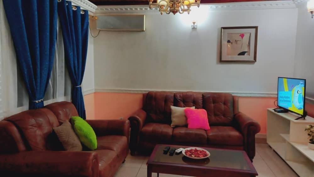 Appartement Meuble 3Ch Yaounde Omnisport - Tigson Exteriör bild